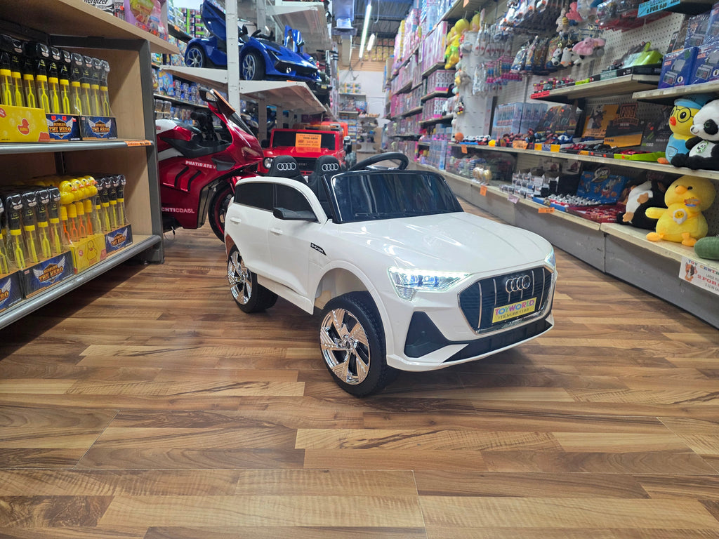Audi RS E-Tron Ride On * Age 2-7