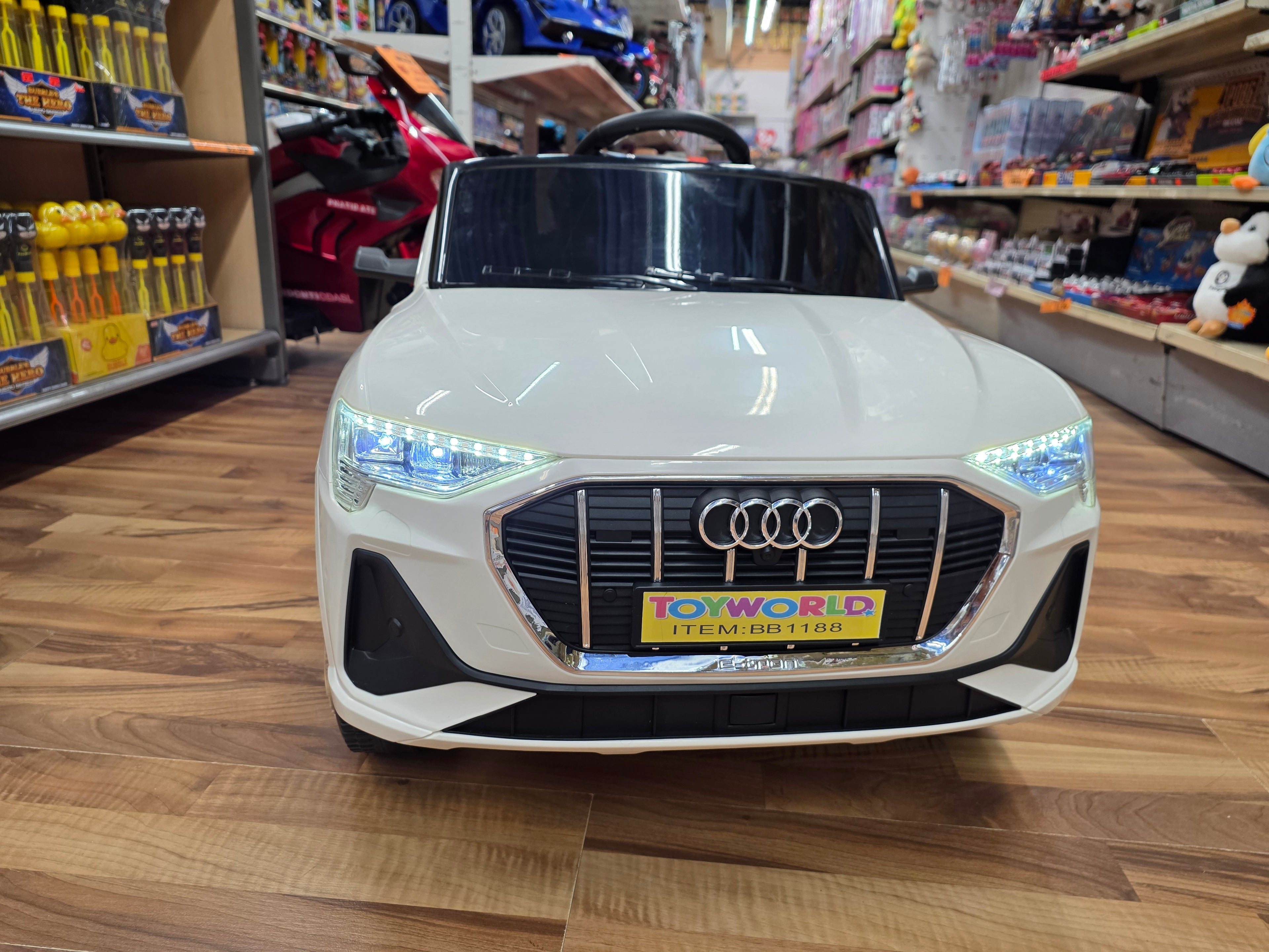 Audi RS E-Tron Ride On * Age 2-7